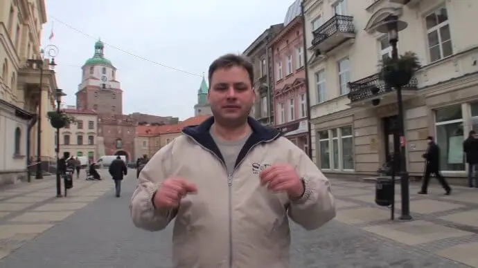 Почему Деньги портят людей