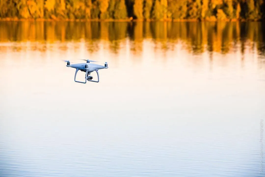 МОЖЕТЕ СЕБЕ ПРЕДСТАВИТЬ… …мой маленький герой DJI Phantom 4 летает всего чуть меньше двух месяцев, но он уже