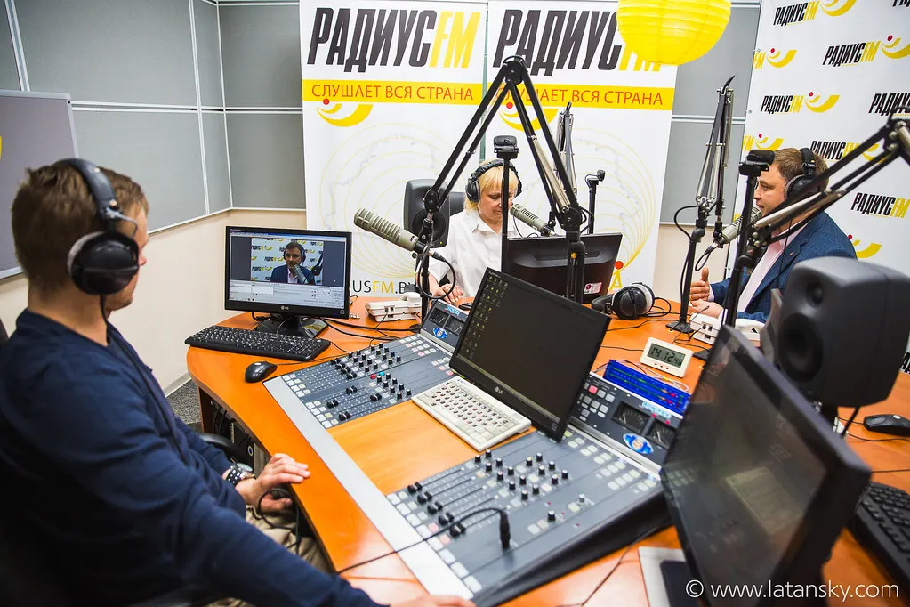 20170524 Radius FM-1