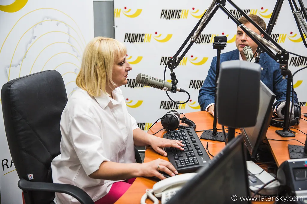 20170524 Radius FM-16
