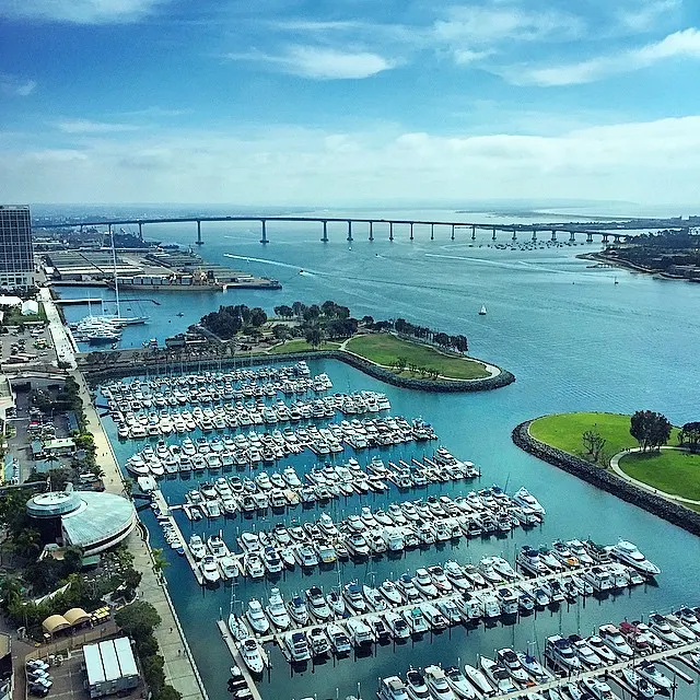 Переехали в новую гостиницу. Следующие четыре дня мы здесь. (at Grand Hyatt San Diego)