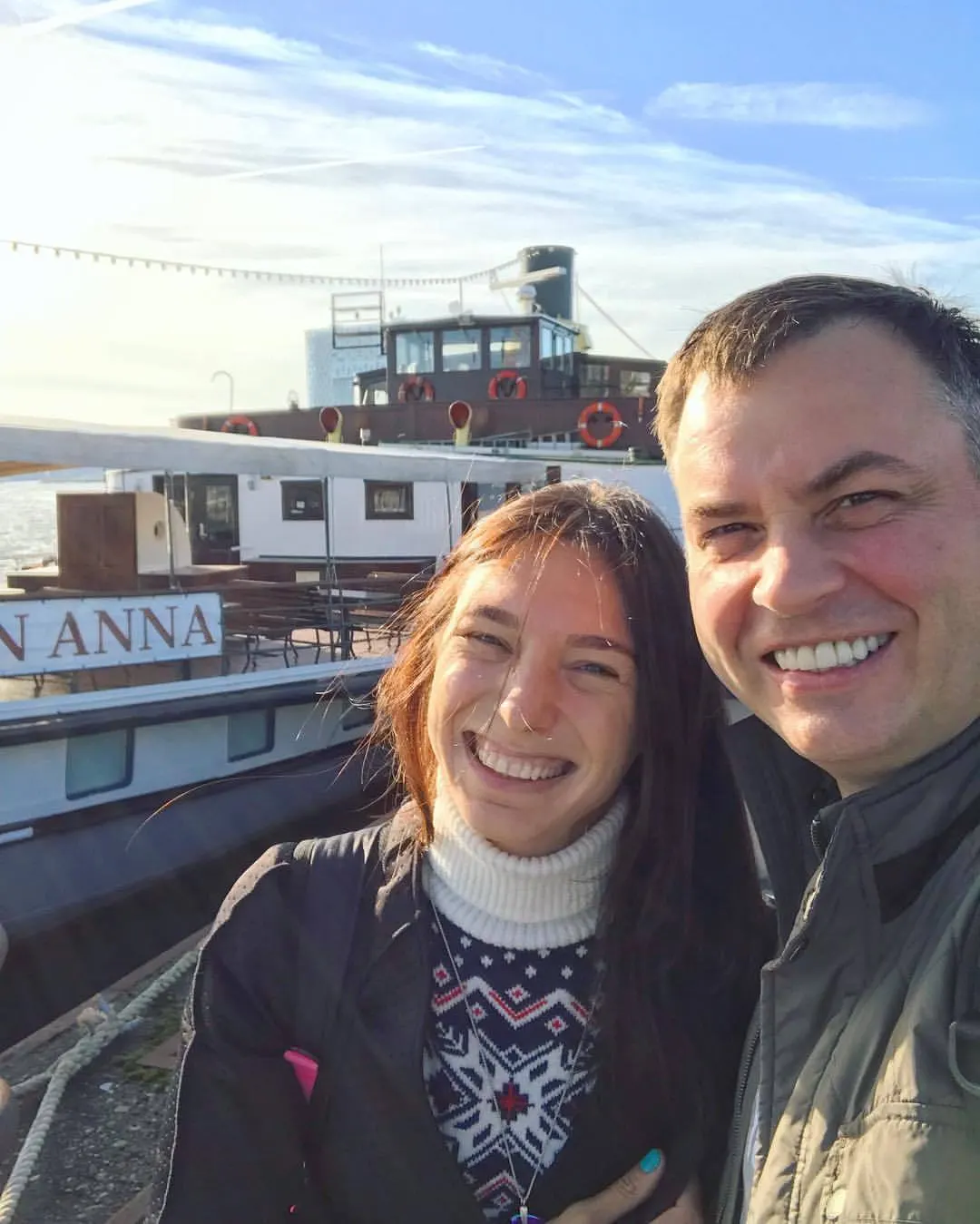 Представляете, мы с @latanska сегодня провели в Амстердаме ночь на пароходе ⛴ 1911 года выпуска «Kapitein Anna», который