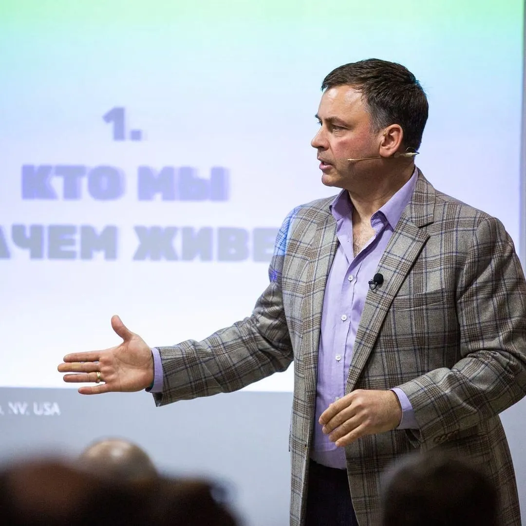 #ЗапискиГениалиста Когда мы пытаемся сократить путь к настоящему успеху и создаем результаты в своей жизни и бизнесе искусственно,
