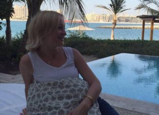 Монастырева и книга Латанского фото