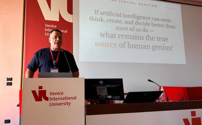 Сегодня выступил на Philosophy of AI Summer School в Венецианском международном университете. Это была моя первая презен